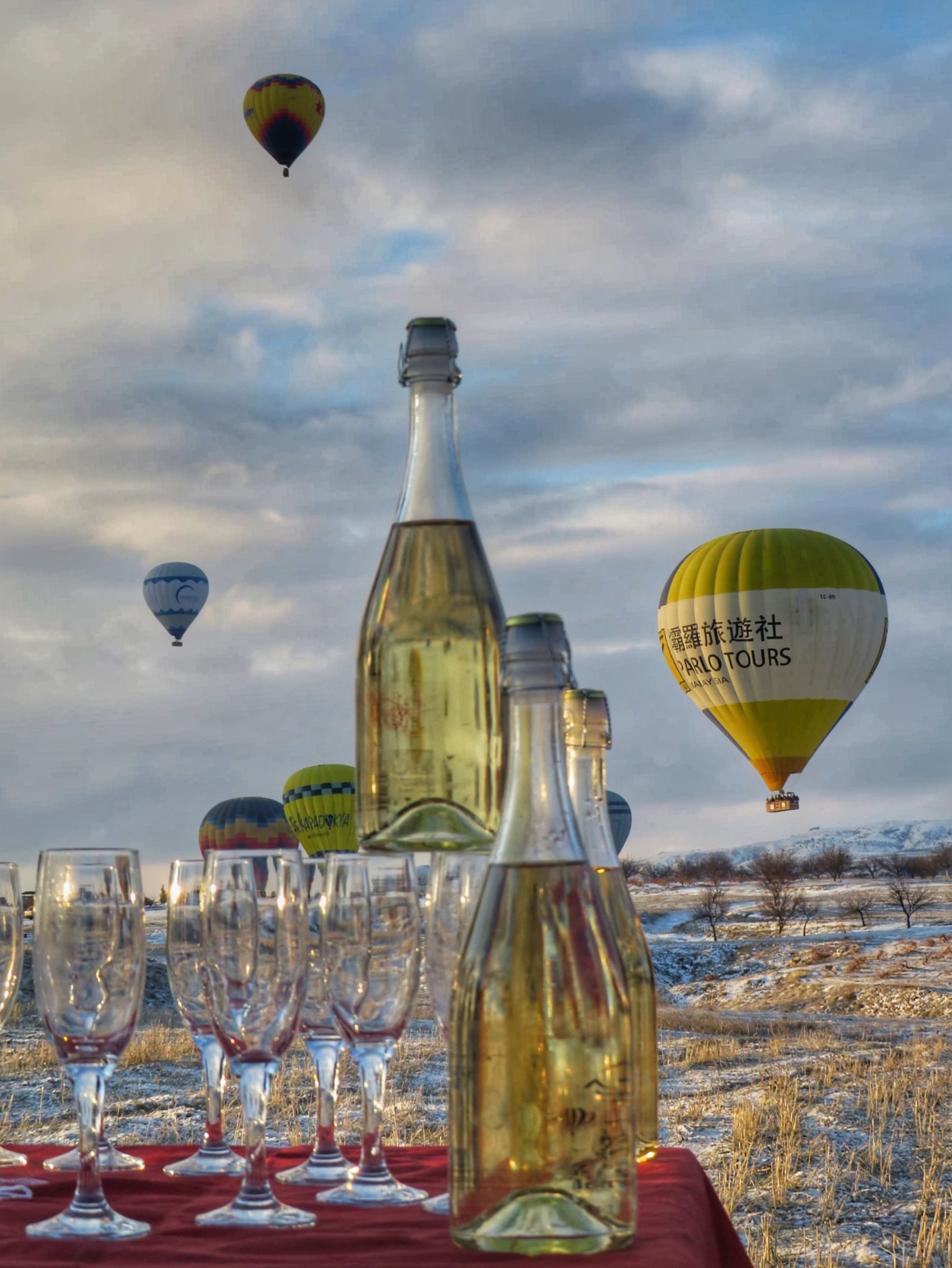 Post-flight champagne toast in Cappadocia