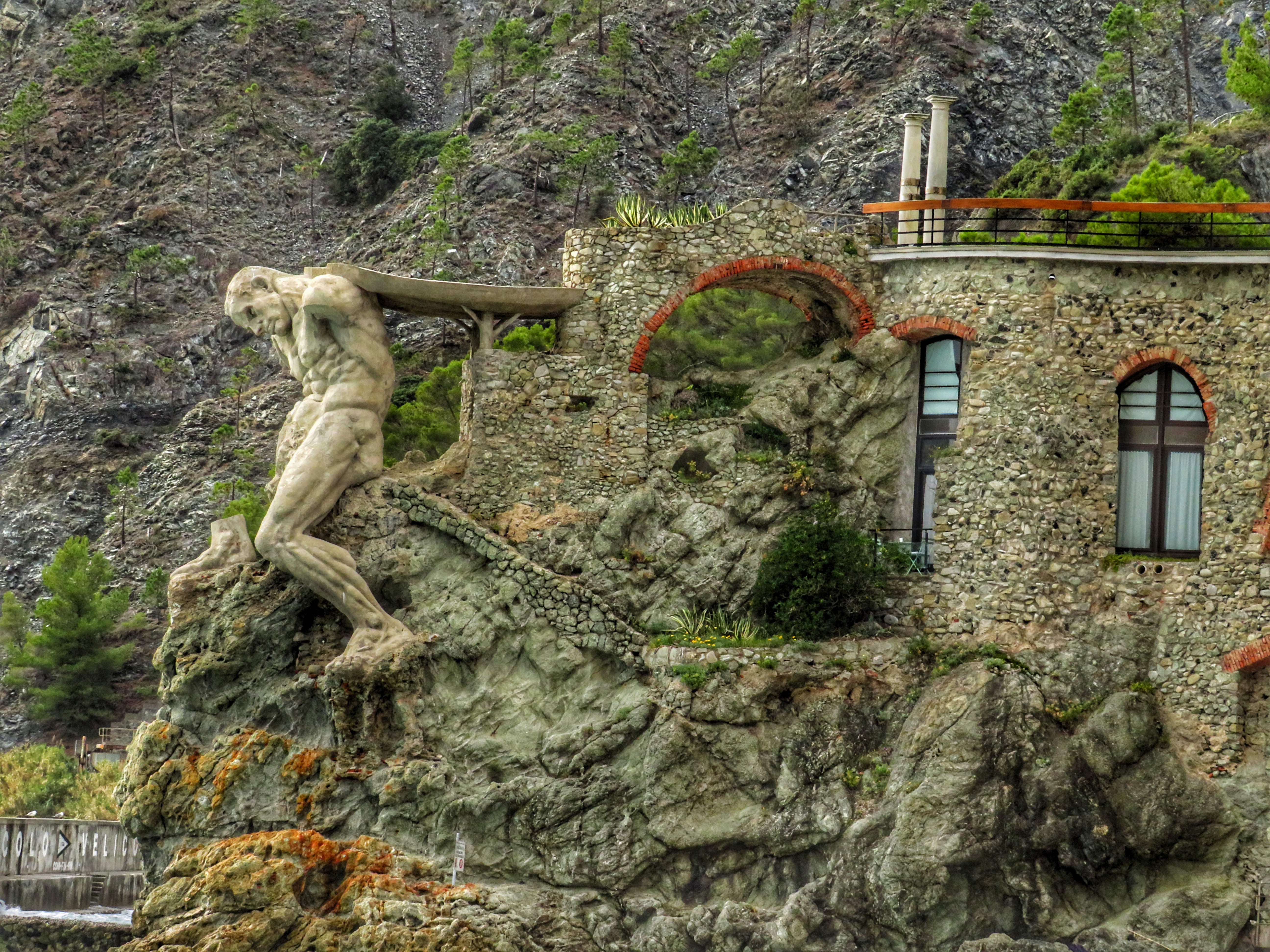 Estatua Il Gigante en Monterosso