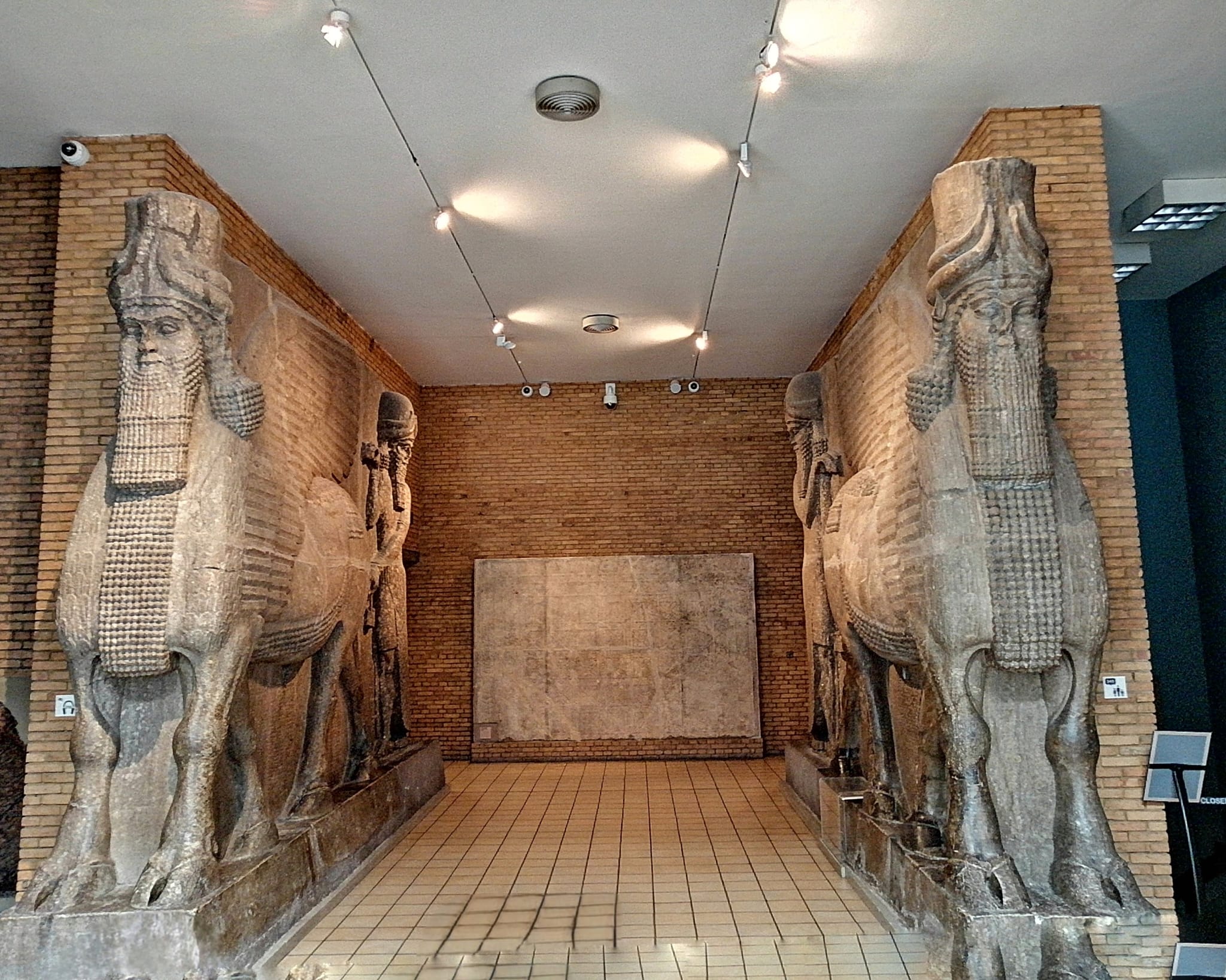 Deidades protectorias Asirias llamadas Lamassu