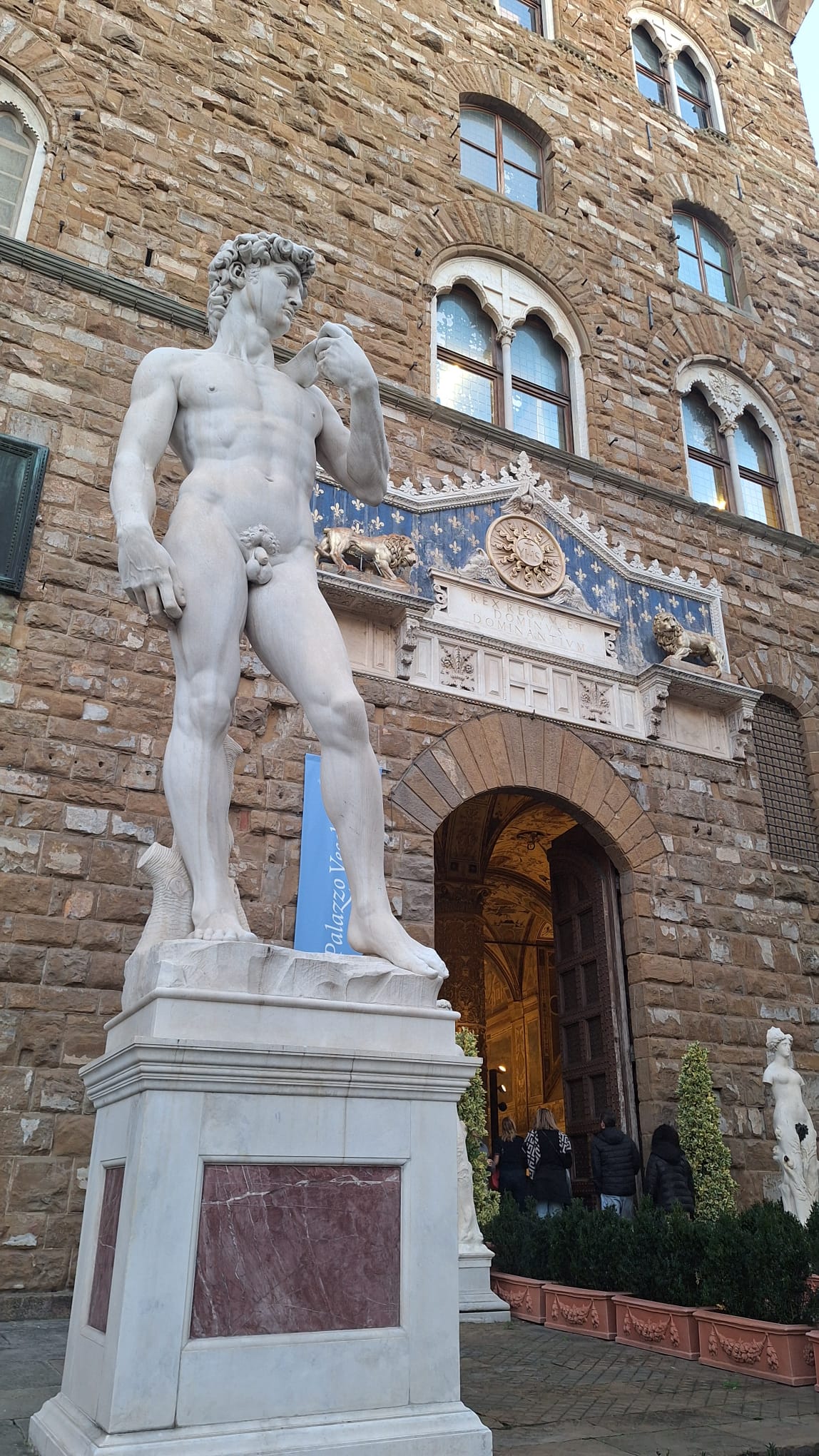 Statue of David replica outside Palazzo Vecchio