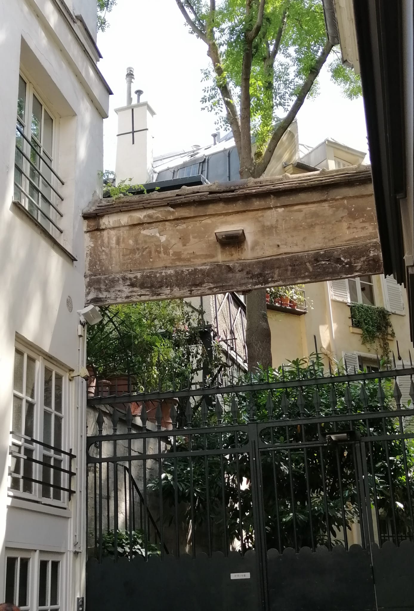 Guillotina en plena calle de París